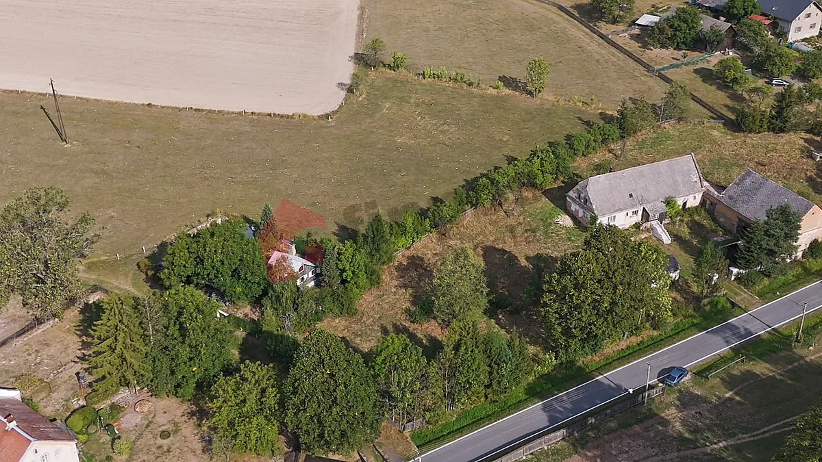 Prodej stavebního pozemku 1800 m²